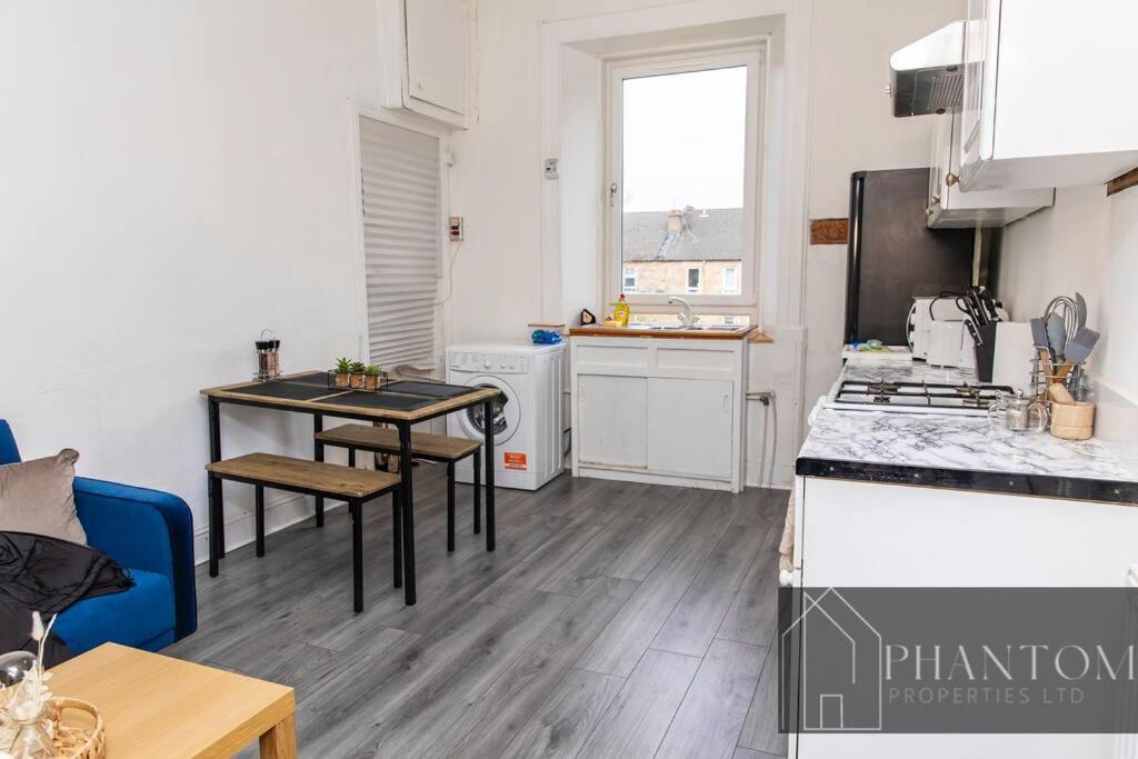 Complex Suite Glasgow Luaran gambar